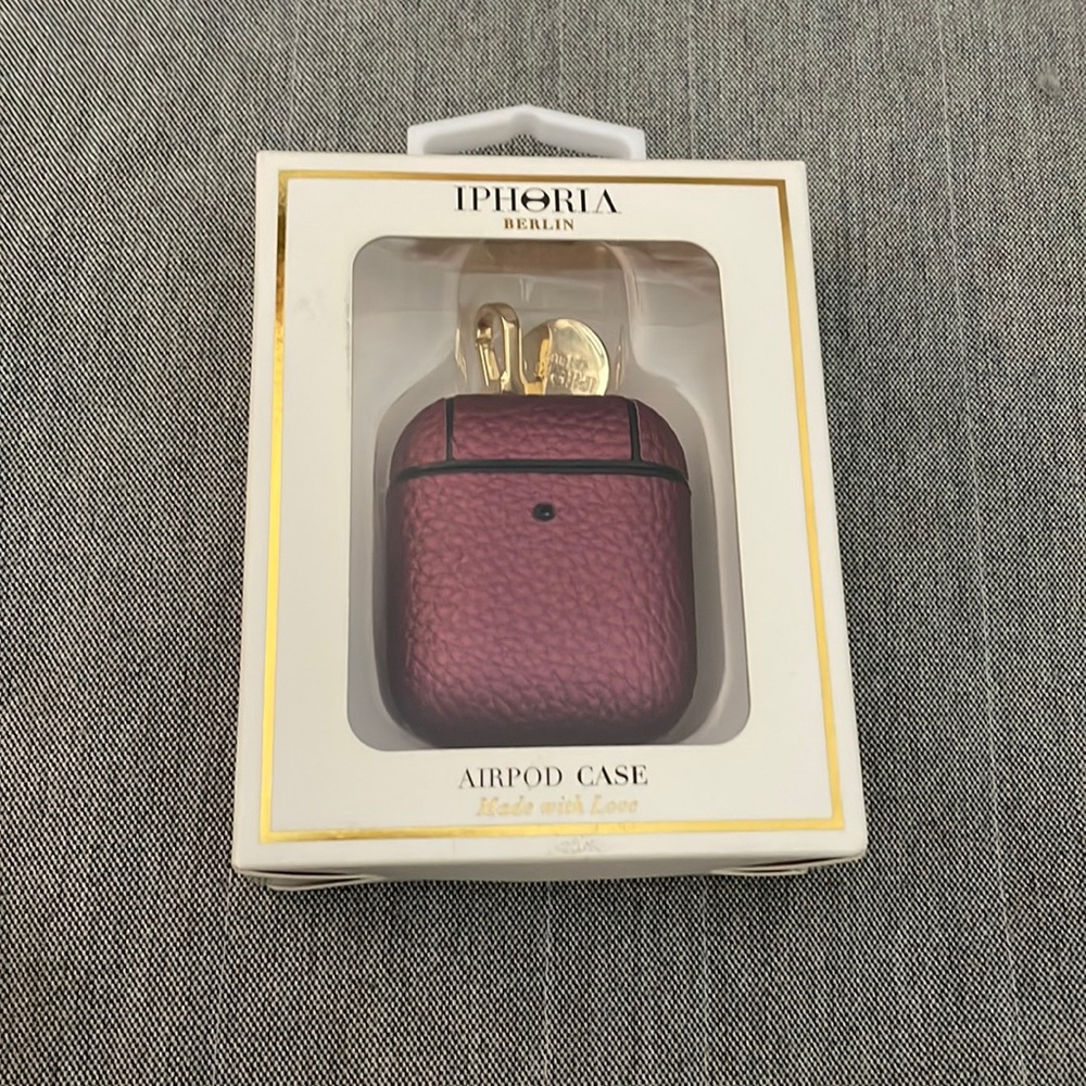 Iphoria keychain Airpod case